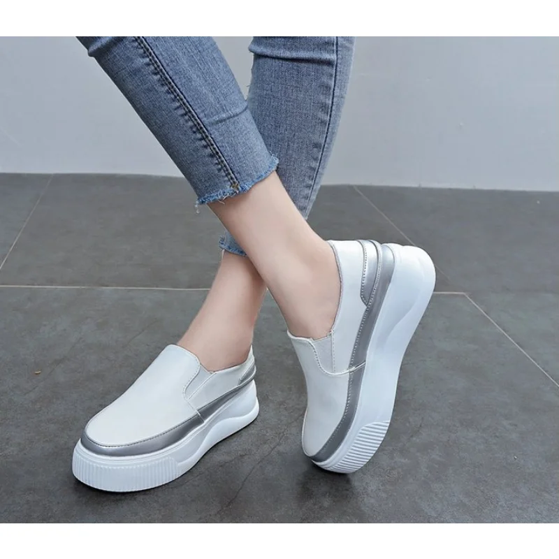 Летни малки бели обувки с дебела подметка за жени, новост 2023, високи обувки Lefu, Корейската версия, просто обувки на равна подметка в една стъпка