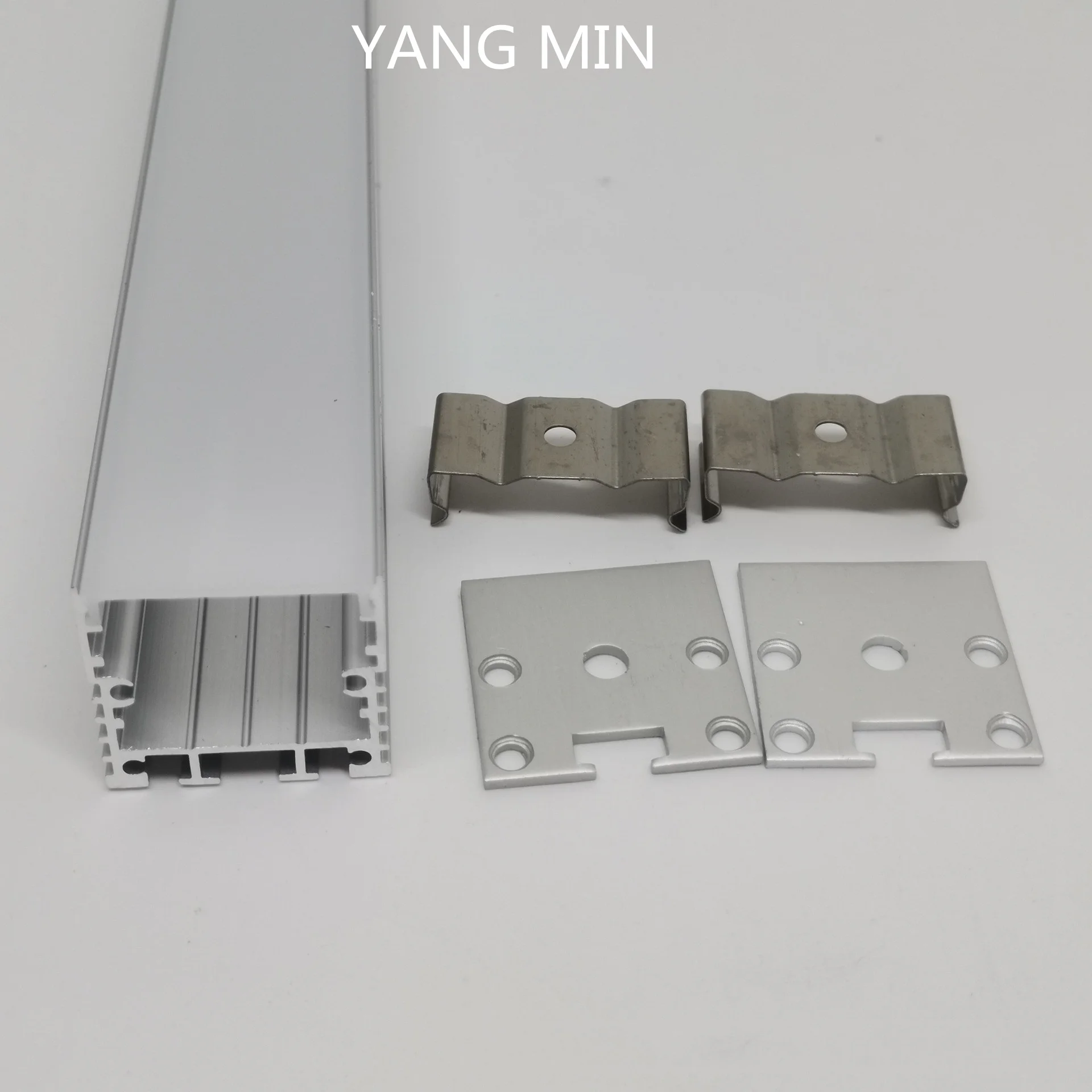 1,5 м / бр 30x30 mm Профил за повдигане на led алуминиева тръба с повърхностен монтаж