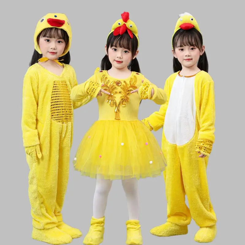 Детски ден, защото Костюм на пиле, защото Малко пилешко, патешко Жълто, защото костюм за представяне на животни, на сцената, защото рокля, жълт костюм на пиле.